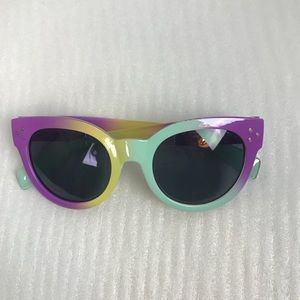 Women’s ombré style sunglasses